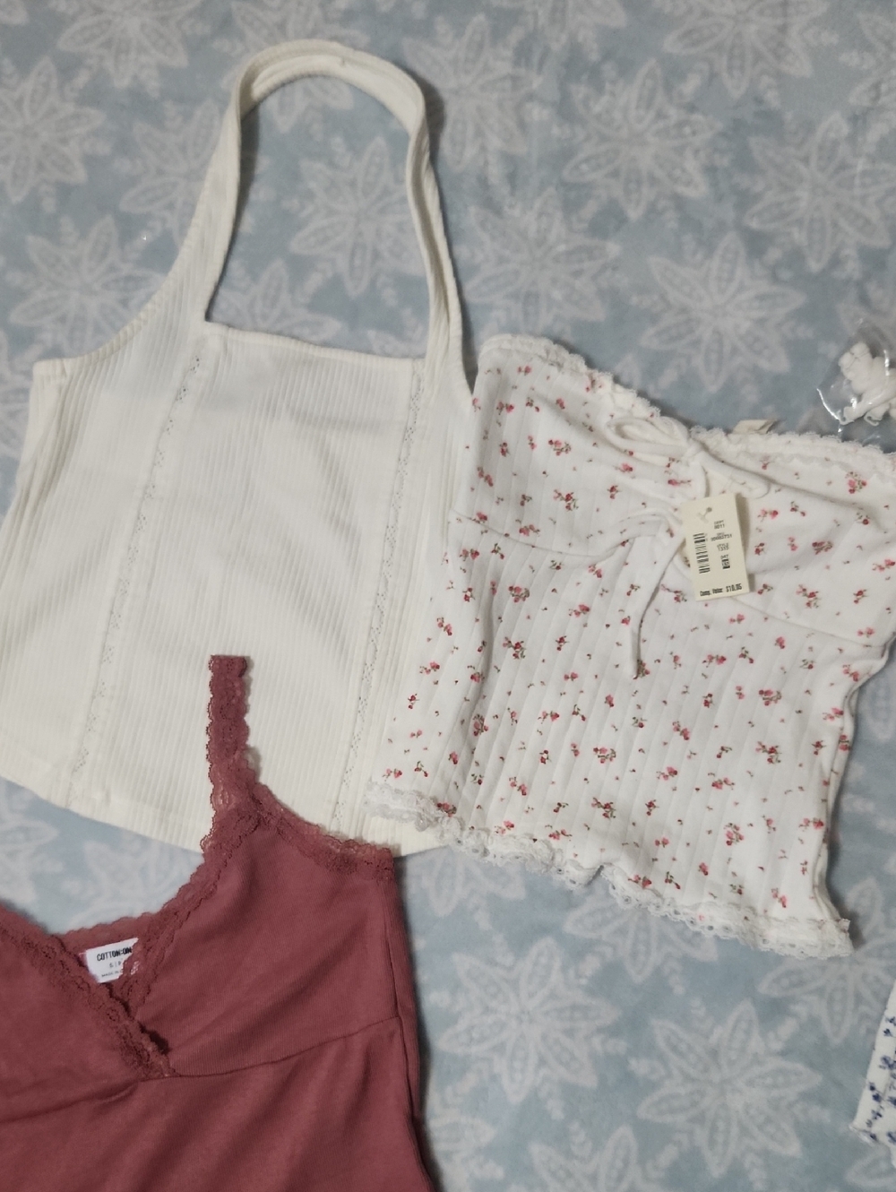 Bundle Of Tank Tops - Picture 4 of 11